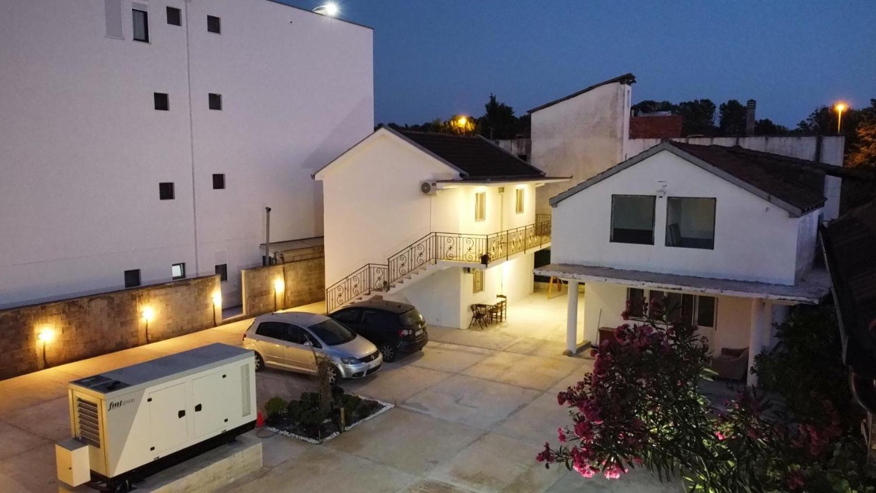 Hotel Buzuku House Ulcinj Esterno foto
